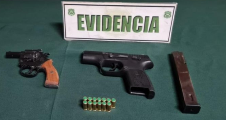 Delincuentes roban a conductor y chocan a camioneta en Ovalle: hay un detenido y el otro se fugó.