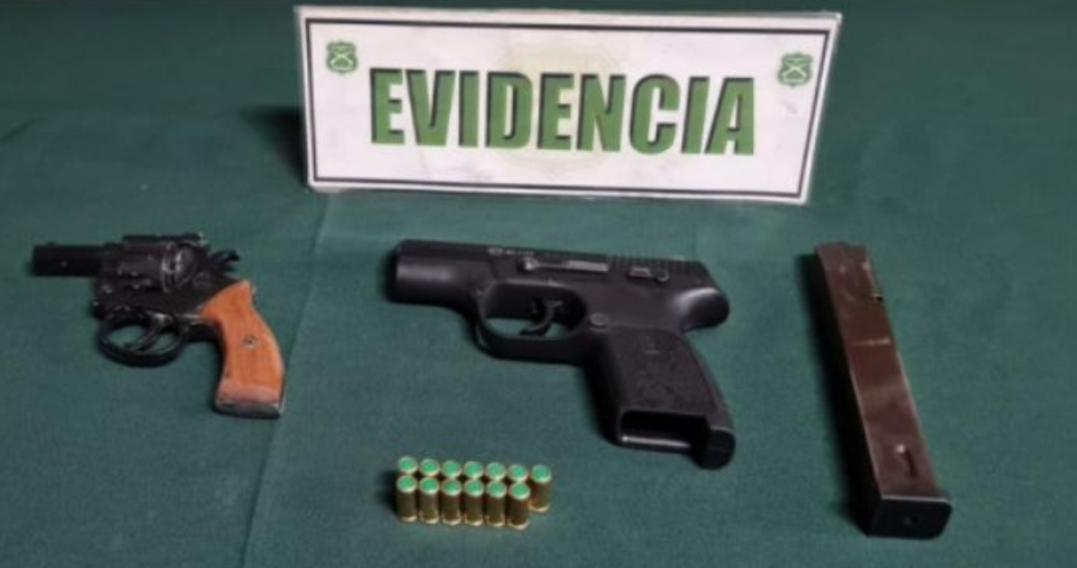 Delincuentes roban a conductor y chocan a camioneta en Ovalle: hay un detenido y el otro se fugó.