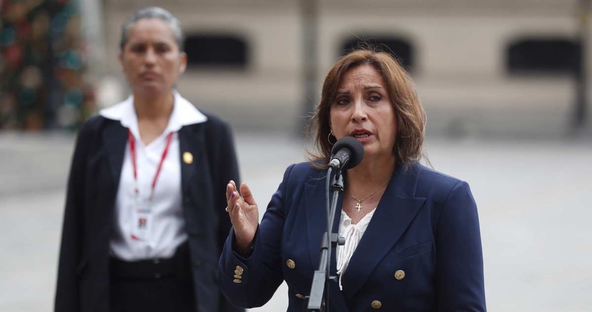 Dina Boluarte en conferencia de prensa.