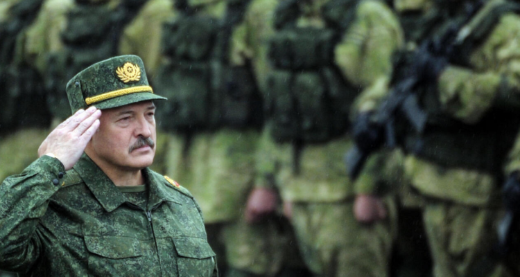 Lukashenko ante tropas bielorrusas.