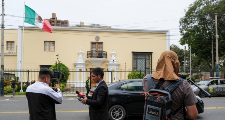 La sede de la embajada mexicana en Lima, Perú.