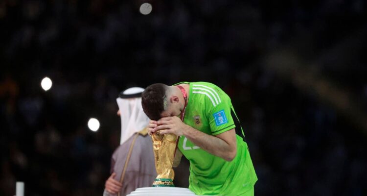 Dibu Martínez y su especial consejo a Dybala