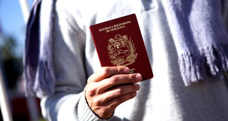 Entrega de pasaportes venezolanos serán trasladado a Recoleta