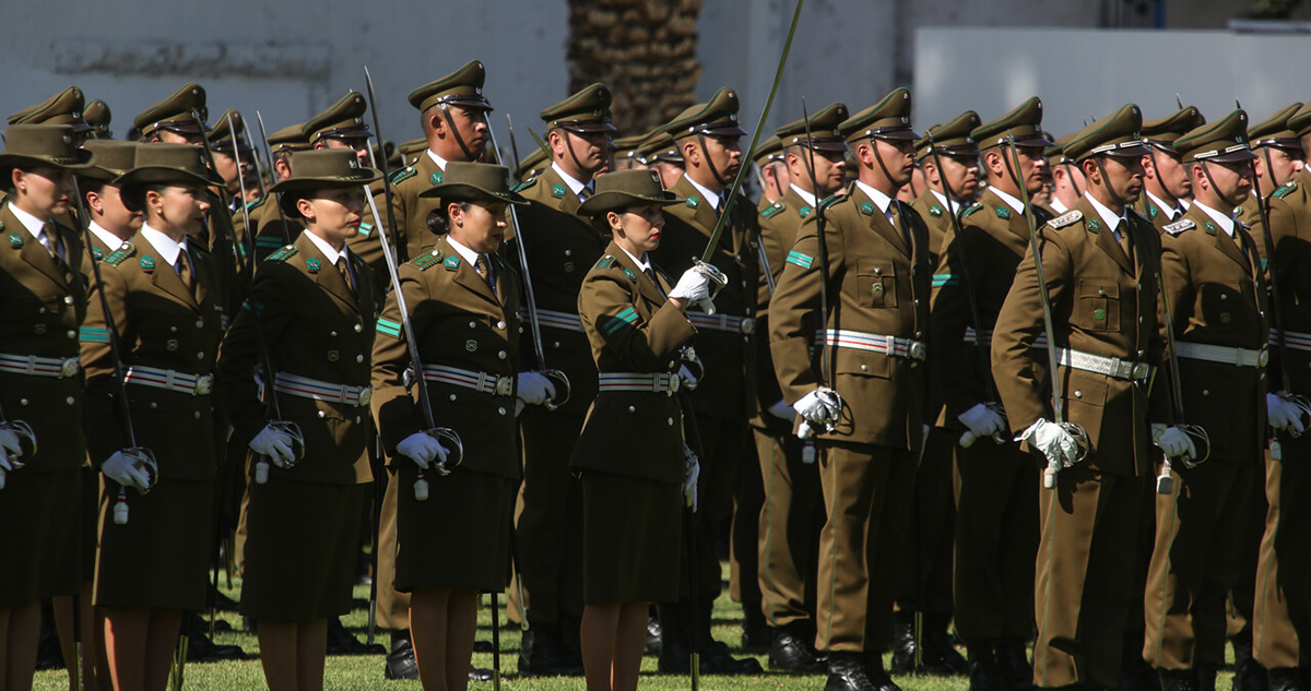 Egresa primera generación de carabineros formados en dos años académicos