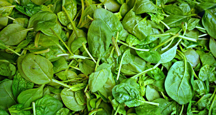 9 personas sufren alucinaciones tras comer espinaca en Australia