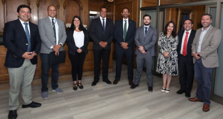 FBI y la DEA en Chile: representantes visitan el país para abordar crisis migratoria y de seguridad