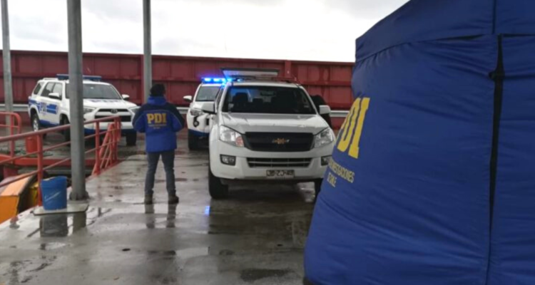 Femicidio en Maullín: dan 20 años de cárcel a hombre que arrojó auto al mar con expareja al interior