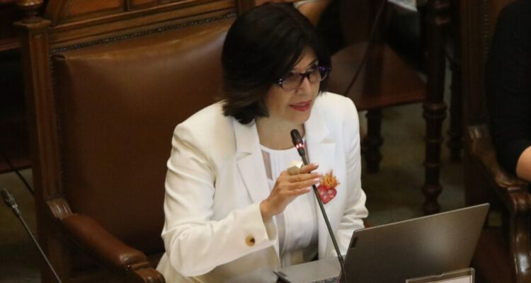 Ministra Ríos defiende nominación de Marta Herrera como Fiscal Nacional y criticó a opositores