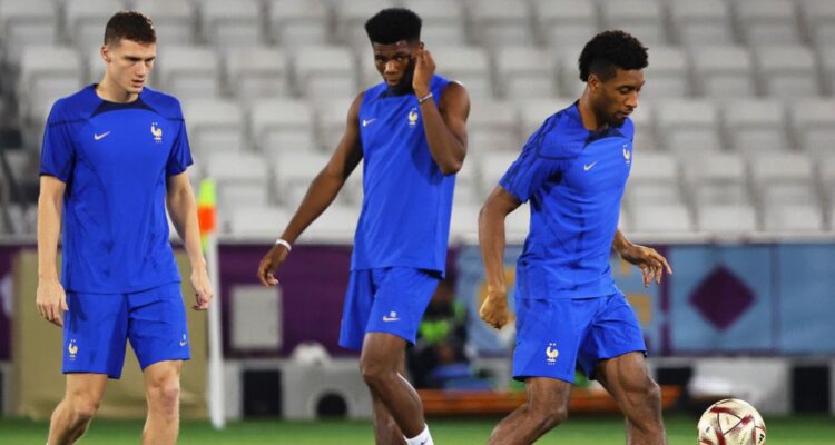 Francia sumó un tercer contagio de ‘virus del camello’ en Qatar 2022: Kingsley Coman (a la derecha).