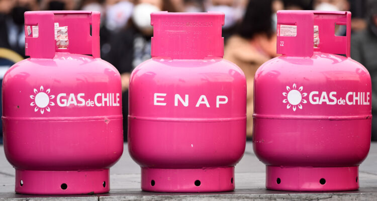 Enap entrará de lleno al mercado de los cilindros de gas y a competir con Lipigas, Abastible y Gasco