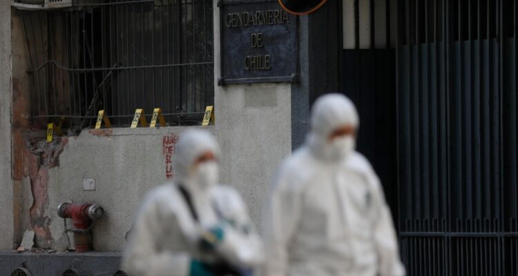 Este viernes será formalizado el detenido por bomba que explotó en Dirección Nacional de Gendarmería