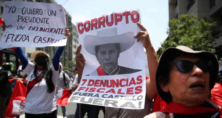 Golpe de Estado Cómo la prensa de Perú cubrió el intento de disolución del Congreso por Castillo