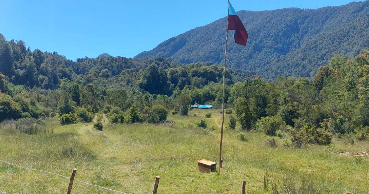 Gobierno evita hablar de desalojo de predio fiscal tomado por comunidad huilliche en Puerto Montt