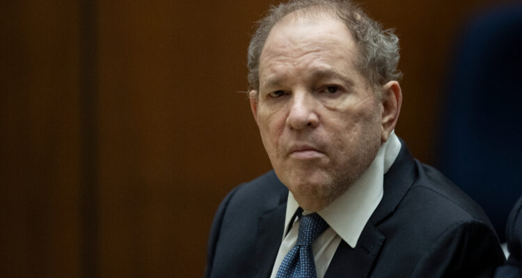 El productor de Hollywood Harvey Weinstein en el juicio en Los Angeles