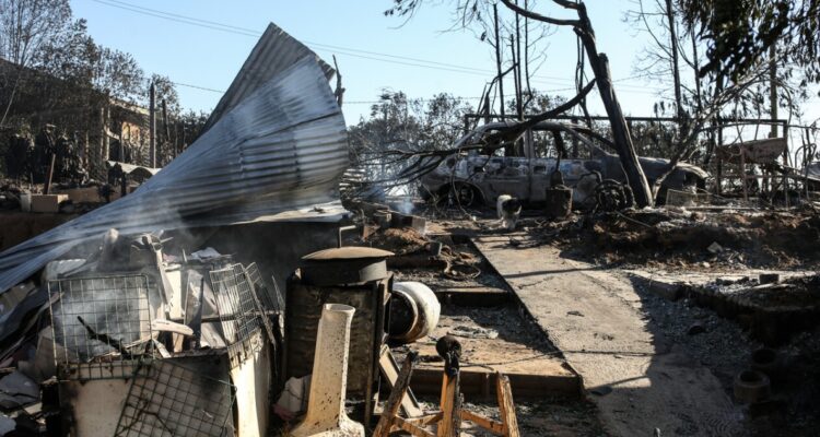 Hombre muere tras rescatar a vecino durante incendio en Melipilla