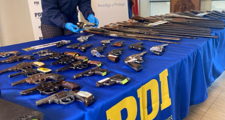 PDI recupera 60 armas de fuego irregulares en Los Ángeles: dueños habían fallecido