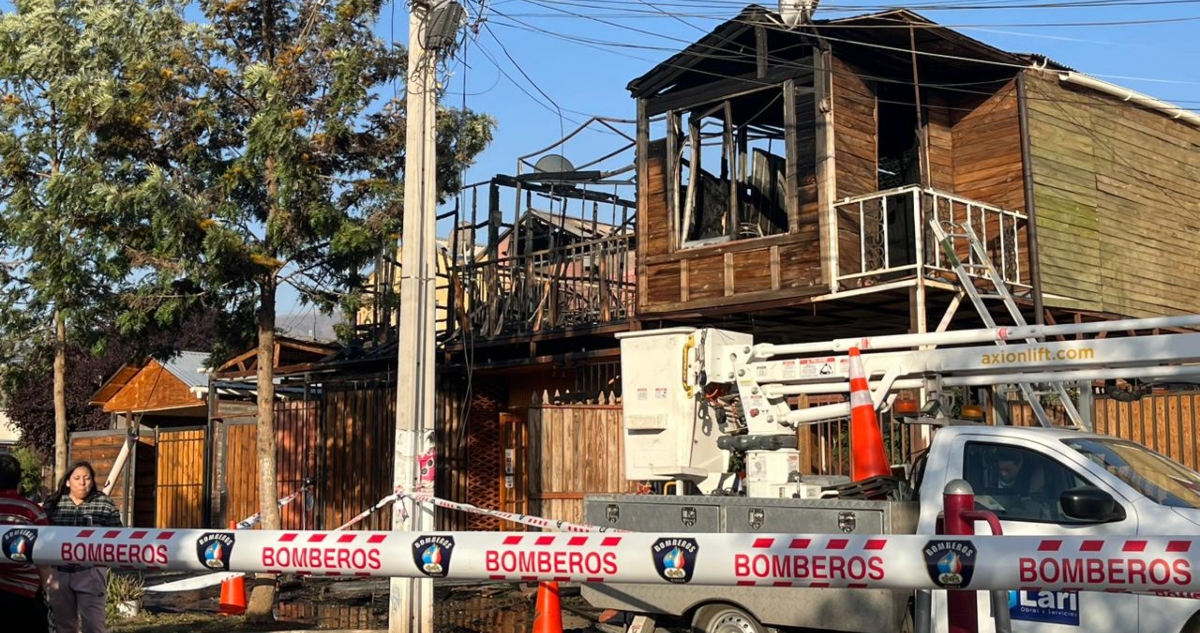 Incendio en viviendas de Colina