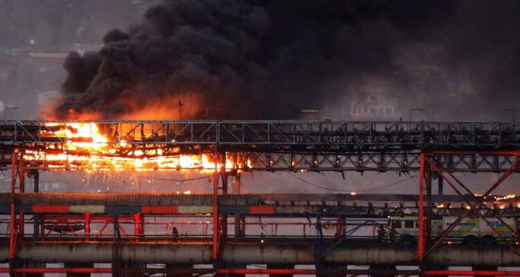 Incendio puerto Ventanas
