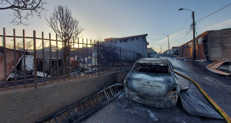 Recuento oficial: Gobierno da cuenta de 1 muerto, 30 lesionados y 130 casas quemadas en Viña del Mar