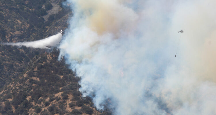 Último reporte: Onemi mantiene Alerta Roja por 8 incendios forestales en combate