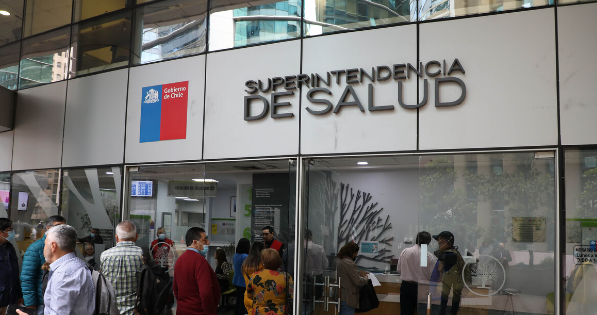 “Transformar el modelo o el caos”: duro llamado de isapres a Super de Salud tras fallo de la Suprema