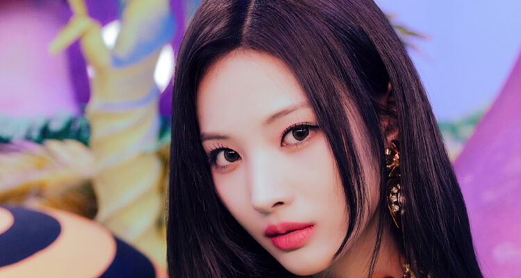 La cantante surcoreana Jinni. Este viernes se informó que la artista dejaría el grupo NMIXX.
