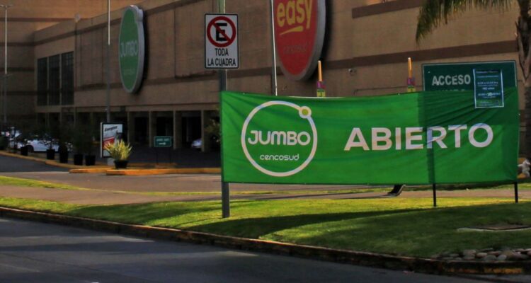 Sindicatos de trabajadores de Jumbo de Puerto Montt denunciaron que les cobrarán $10 mil diarios por el uso de estacionamientos