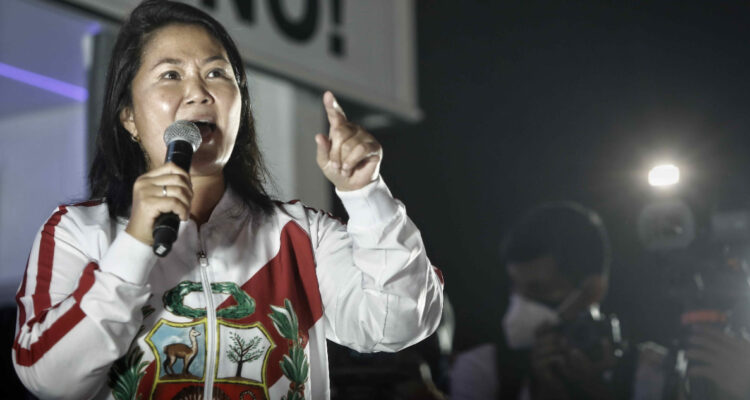Keiko Fujimori felicita a Boluarte como nueva presidenta de Perú y tacha a Castillo de golpista