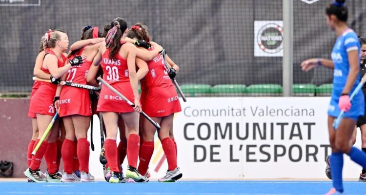 Las Diablas vencieron a Sudáfrica y siguen vivas en la Nations Cup.