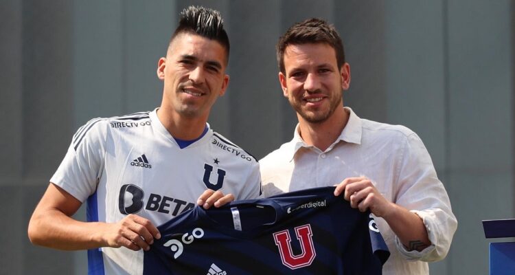 Leandro Fernández durante su presentación en Universidad de Chile.