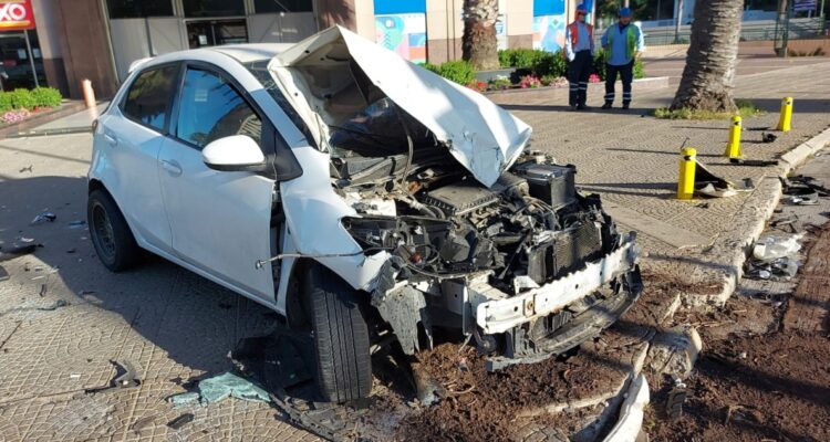 Cuatro lesionados por colisión en Viña del Mar