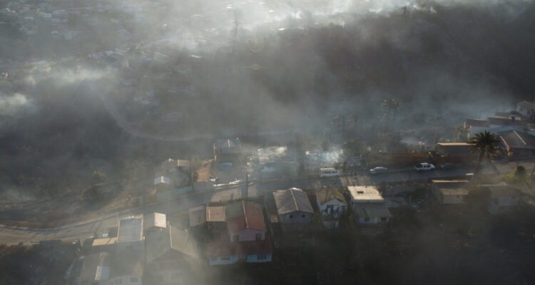 Foto contexto por centros de acopio Viña del Mar tras incendios
