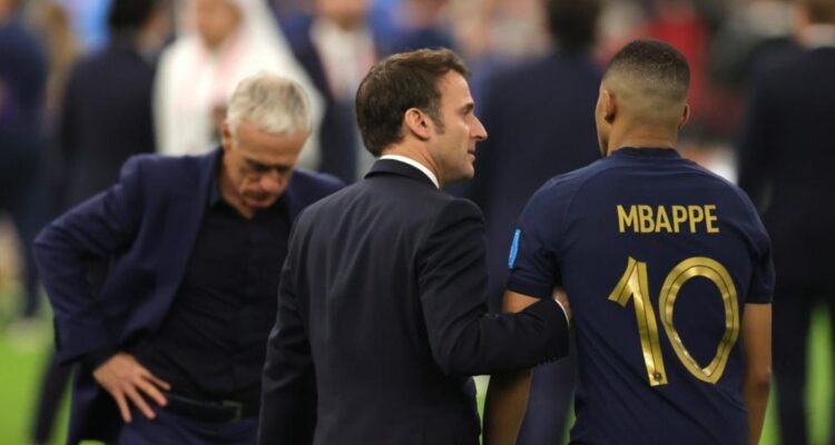Emmanuel Macron y Kylian Mbappé