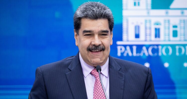 Gobierno de Maduro asegura que cerró más de 20 acuerdos de inversión tras una feria del transporte