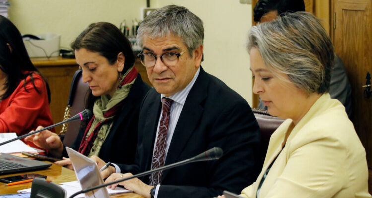 Reajuste del sector público: comisión de Hacienda llega a un acuerdo respecto del Artículo Primero