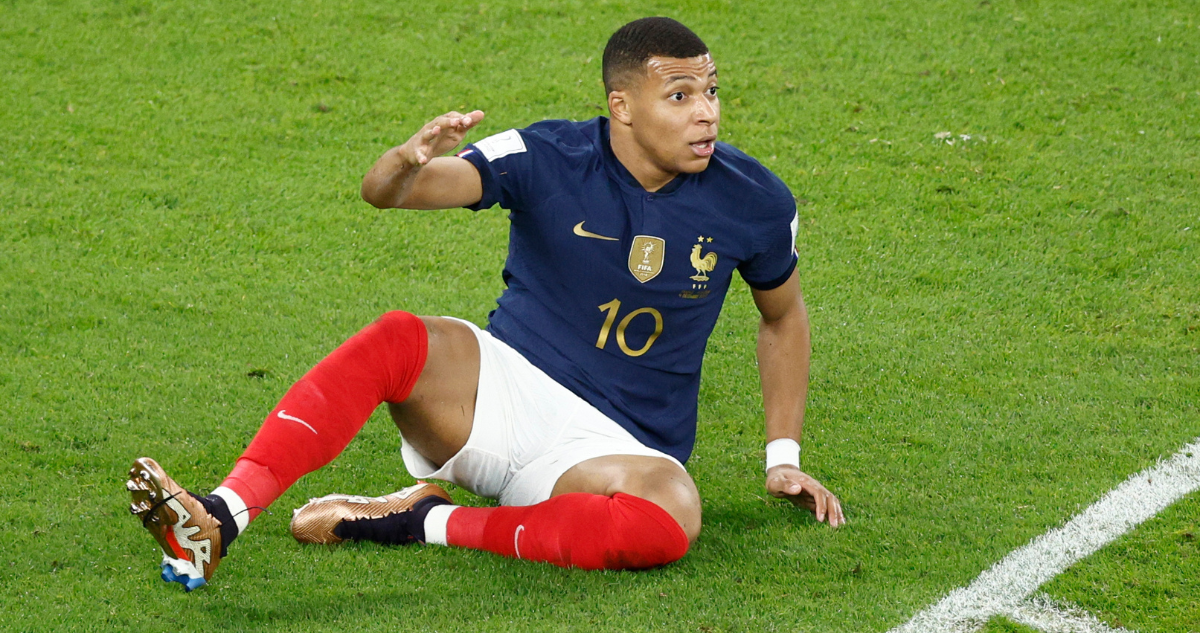 Mbappé preocupa a Francia, tras no entrenar junto al equipo en la última sesión.