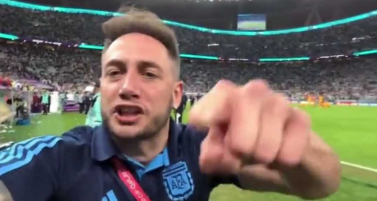 Momo deja de ser la voz de Argentina en el Mundial.