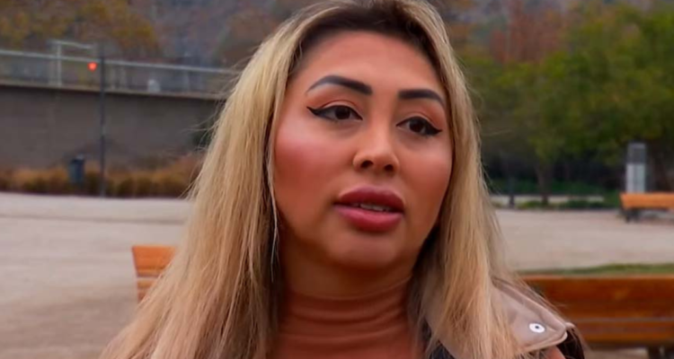 Naya Fácil orden de detención