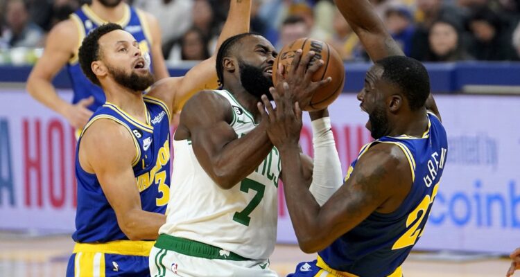 NBA: Warriors vencieron a unos luchadores Celtics en San Francisco.