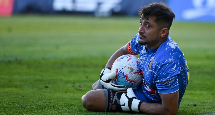 Nicolás Peric se lanzó en contra de los técnicos argentinos que dirigen en Chile.