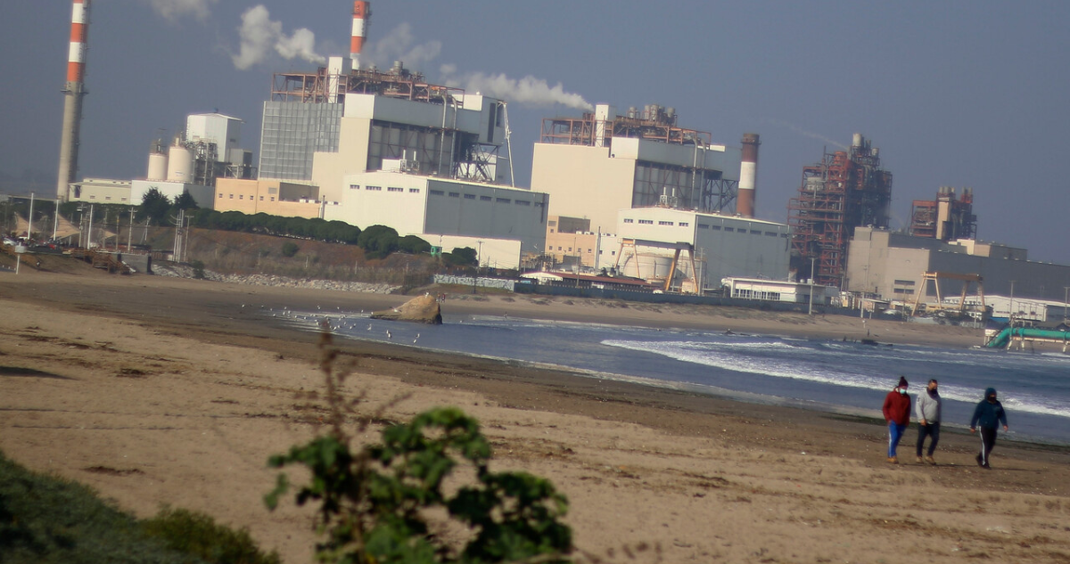 Nuevo varamiento de carbón en playa Ventana de Puchuncaví