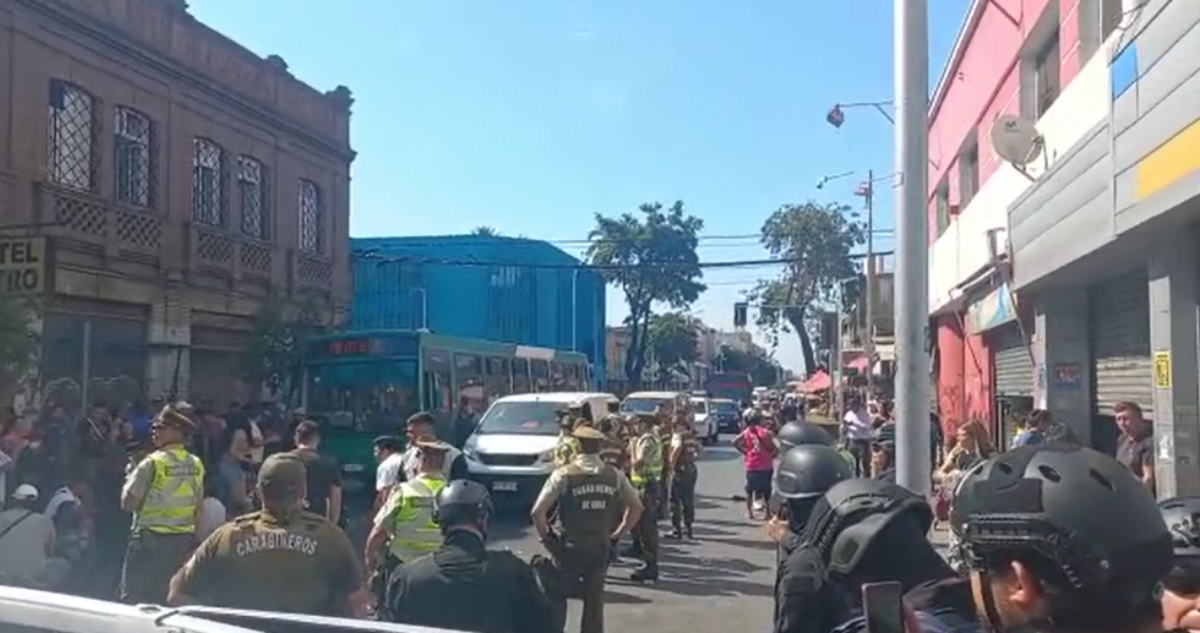 Operativo de despeje de ambulantes en Bascuñan Guerrero