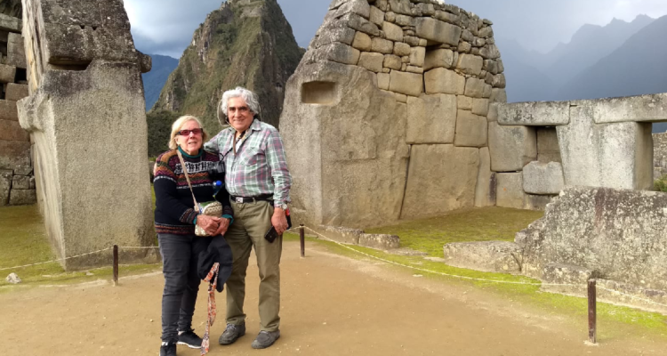Pareja de adultos mayores chilenos están atrapados en Perú: padecen enfermedades crónicas