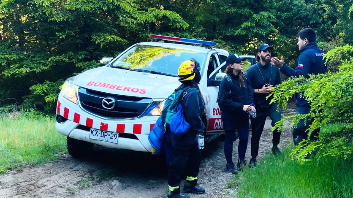 rescatan a dos personas extraviadas en el parque nacional huerquehue
