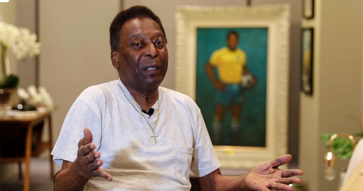 Pelé dice que está fuerte y siguiendo su tratamiento contra el cáncer