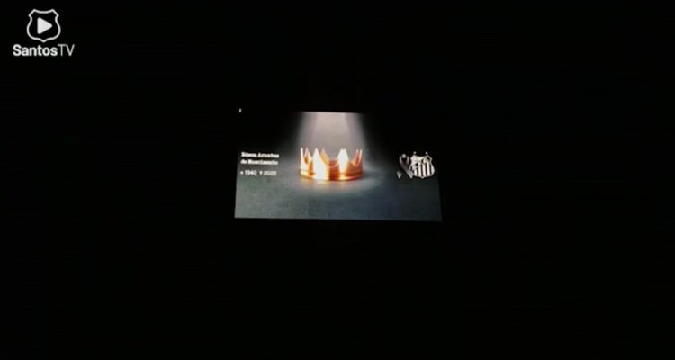 Estadio de Santos apaga sus luces en homenaje a Pelé