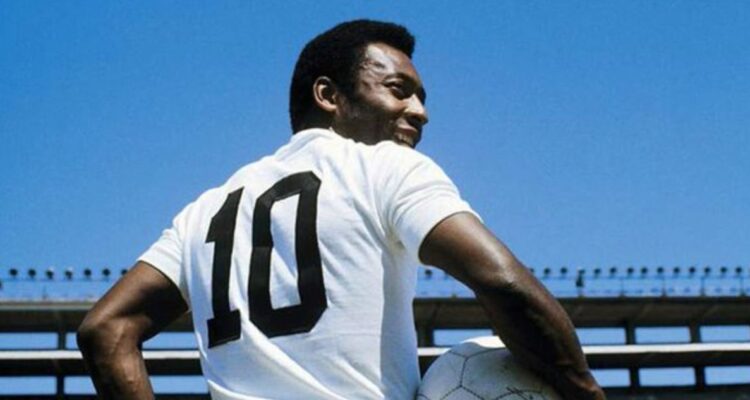 Familia de Pelé pedirá al Santos FC retirar la camiseta número 10