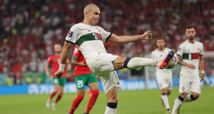 Pepe arremetió con todo y pidió que le den la copa a Argentina.
