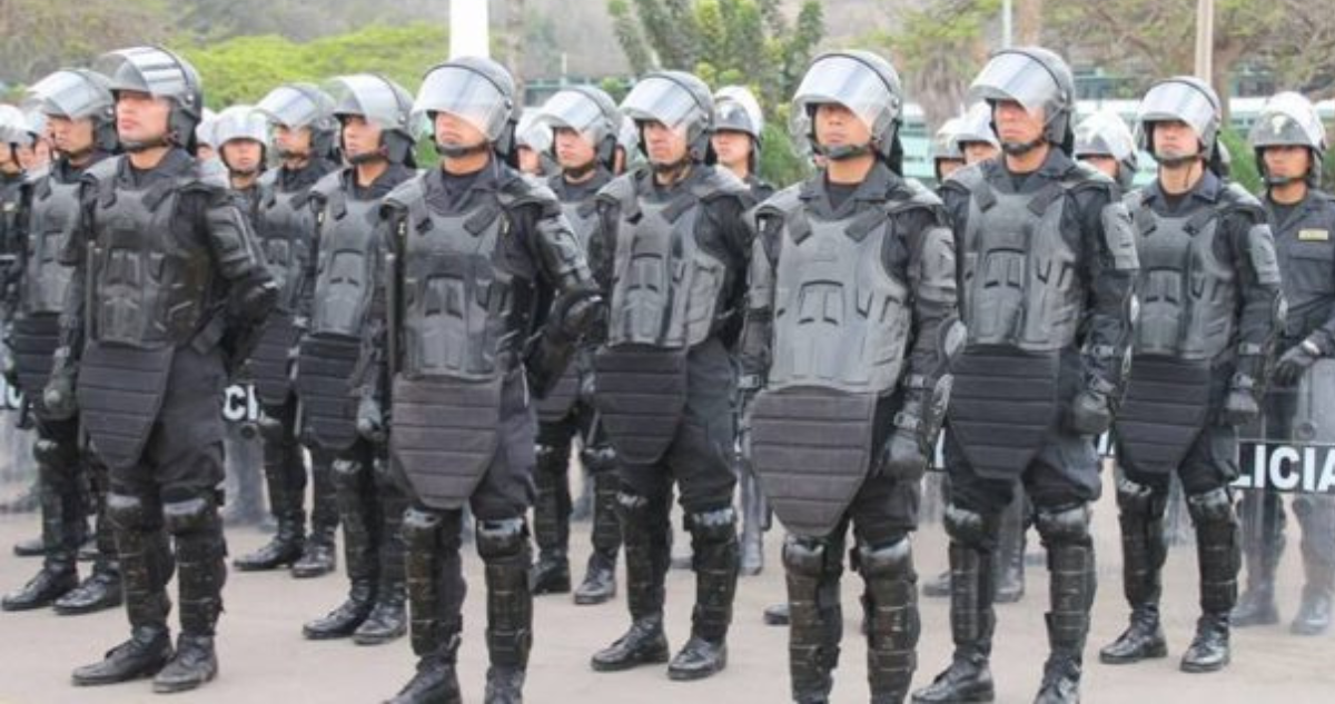 policía nacional de Perú