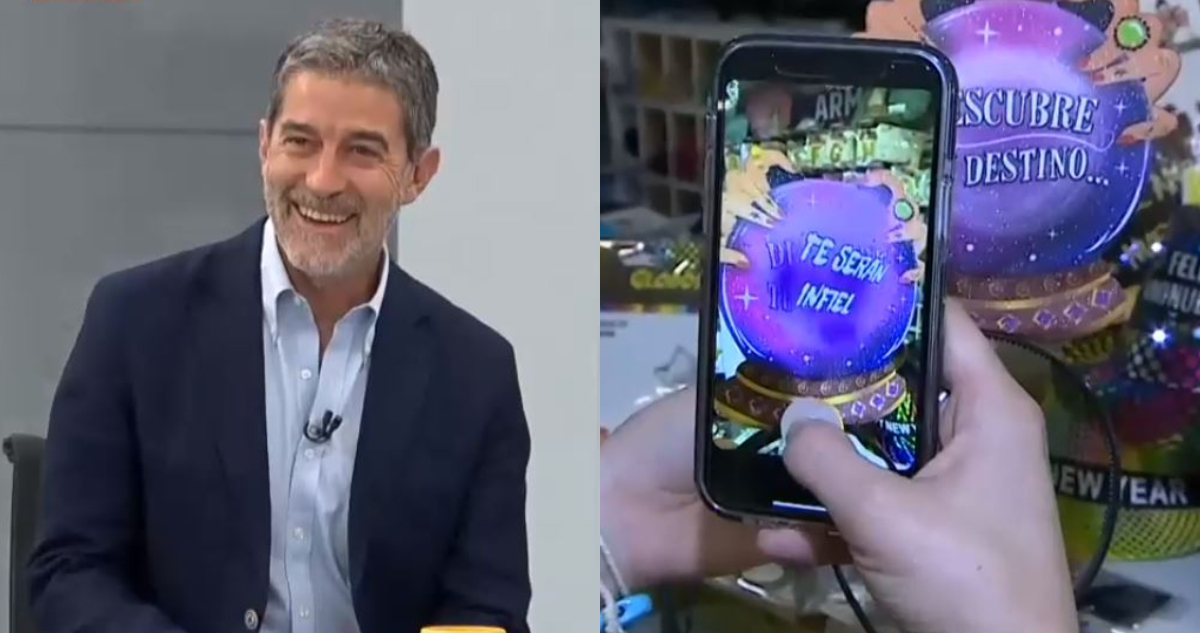 El periodista Polo Ramírez riendo ante la predicción del cotillón.